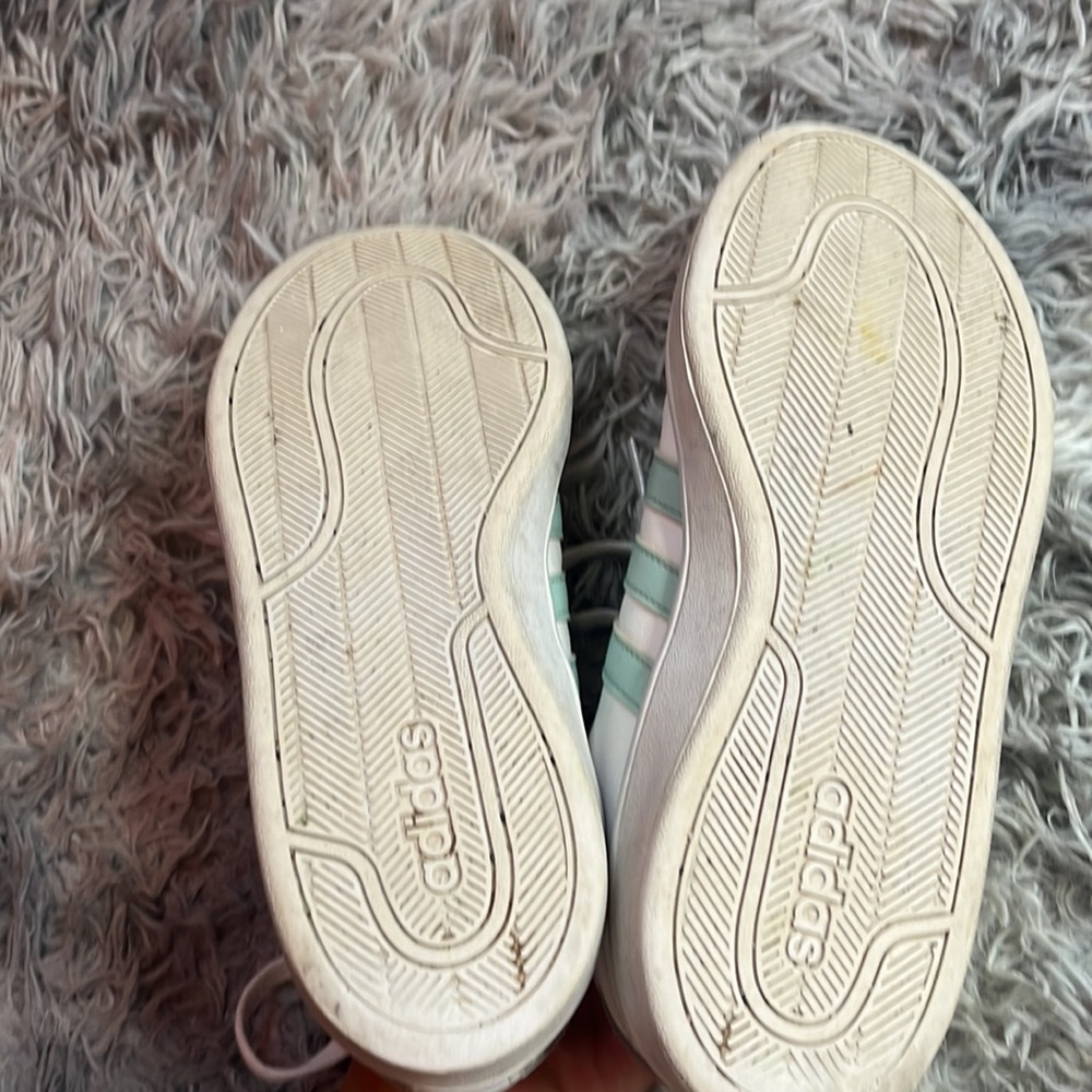 Adidas - Picture 4 of 6